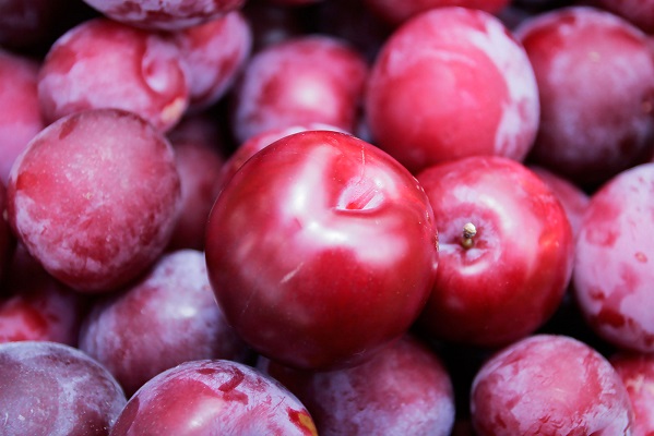 Plums Plums