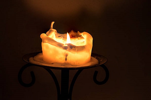 meltingCandle