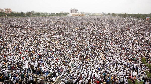 crowd