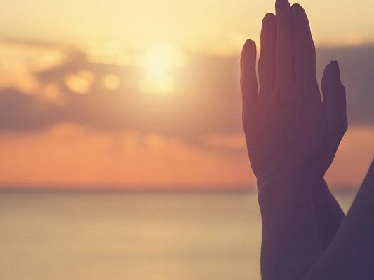 pray